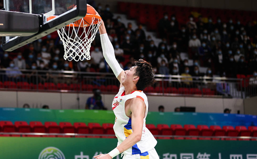 星光闪耀 郭艾伦狂轰21分 辽宁再现奇兵 广东双子星合砍15分 周琦 进攻 命中