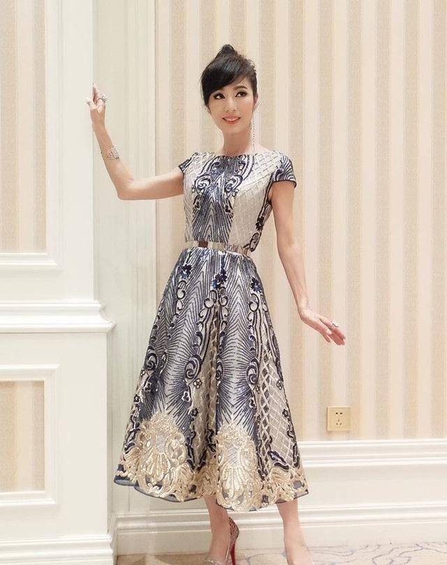 李雪米雪一下子老这么多？打扮再少女，颜值似普通女人！