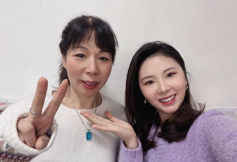 30岁体操奥运冠军恋情曝光:1米50女神牵手足球门将很幸福_何可欣_毕翼