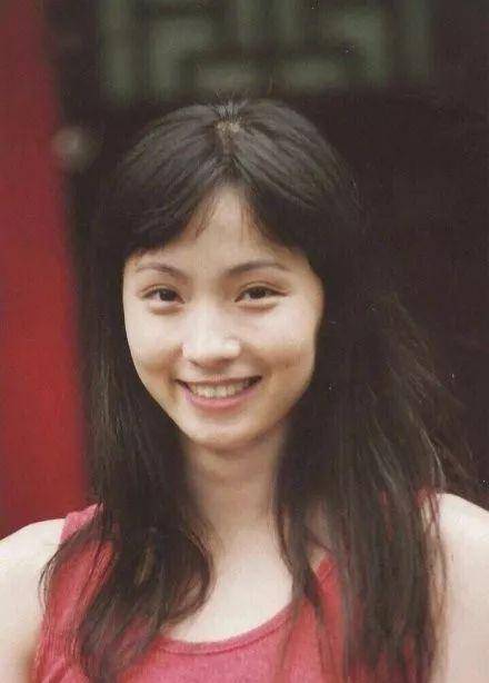 眉骨47岁陶虹靠生图美上热搜，深眼窝的人是如何做到这么少女？