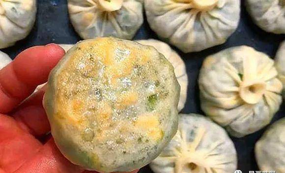 面包|生煎包这样做，无需发面揉面，10分钟就出锅，当早餐，营养又顶饱