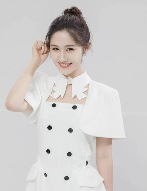 梁田清新甜美的新生代美女主持俏丽柔美的颜值太美啦