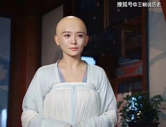 縣令將一個犯人斬殺,妻妾全都變成光頭!