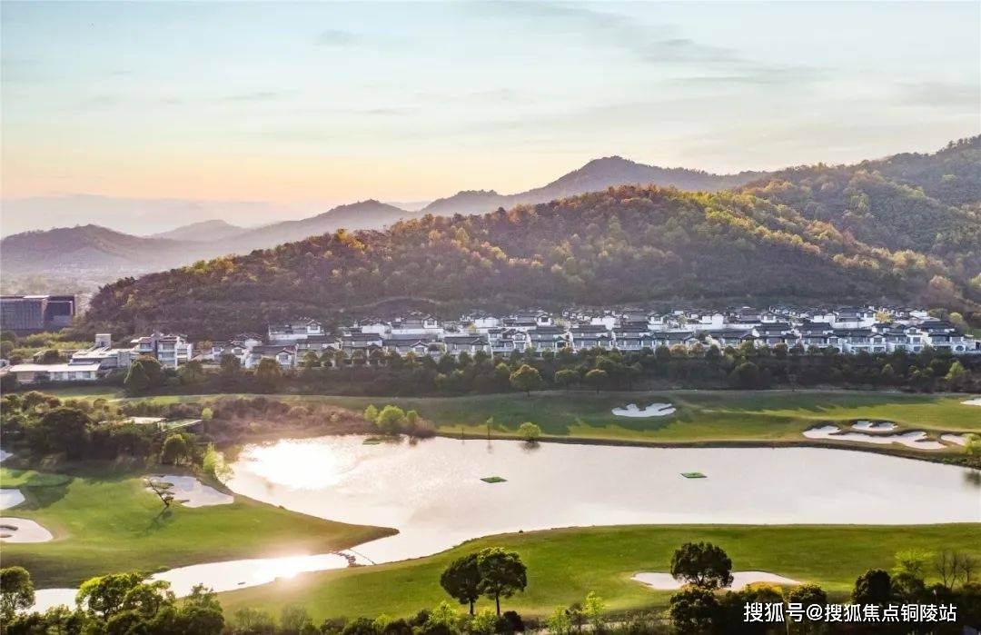 德清蓝城观云小镇售楼处电话:400-116-7720转888莫干山作为国际休闲