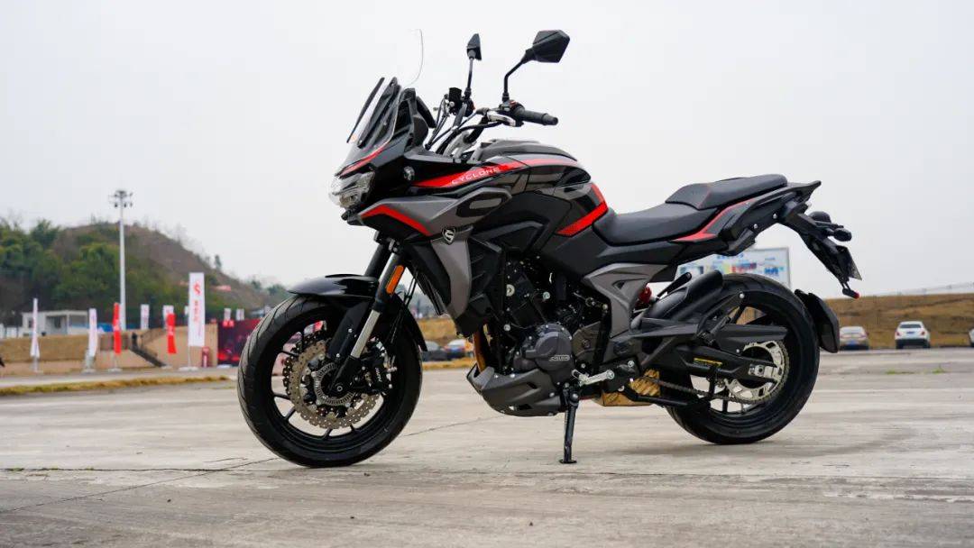 动力充沛操控佳舒适驾控远行无忧赛科龙rx6试驾体验