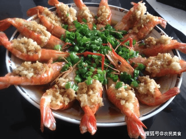 而且广东当地可供选择的河虾和海虾太多了,比如说罗氏沼虾就很好吃了