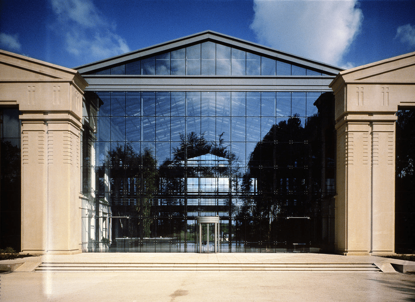 具有“金融核力量”的SWIFT，它的总部是座怎样的建筑？_搜狐网