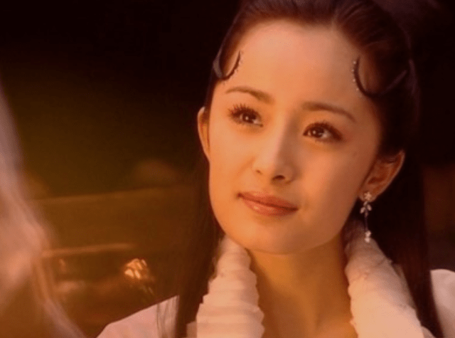 脸部明星整牙后遗症:杨幂脸部松弛,王嘉尔颧骨外扩,宋祖儿法令纹深