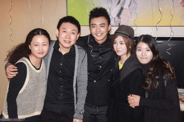 原创李佳航与李晟惊传6年婚变姜尘暖心力挺闺蜜他欠的婚礼我还你