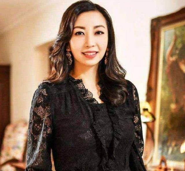 梁周洋:林徽因的曾孙女,尽显东方韵美,获名媛桂冠,令西方瞩目_建筑