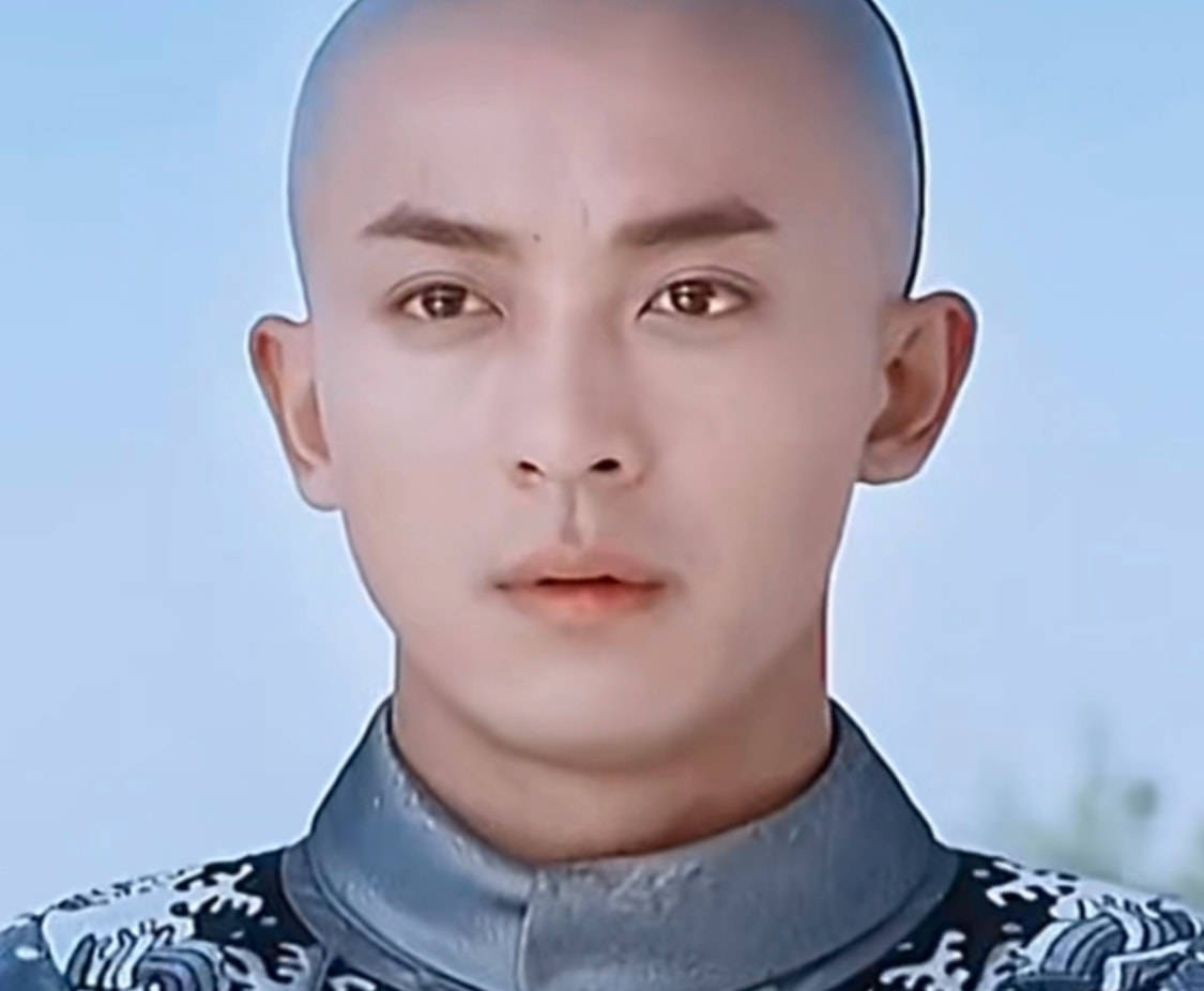 闺蜜怒发五个问号_李晟否认与李佳航离婚:感情很好_事业_尔康