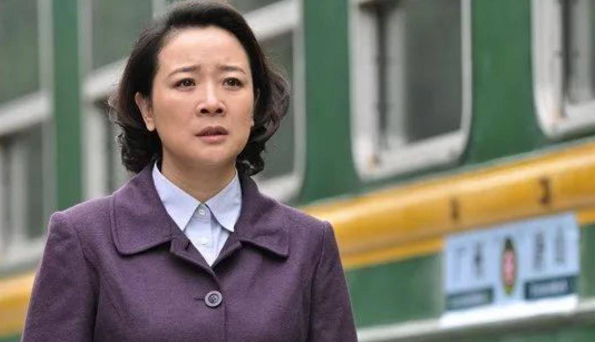 演员陈小艺绯闻是绯闻老公是老公我们一家三口很幸福