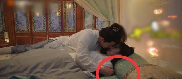 因为|任嘉伦与谭松韵同框,礼貌距离先抢镜,细节里展露已婚男士的素养