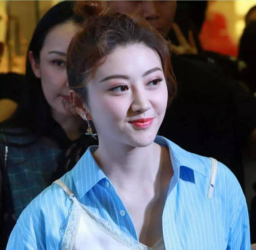 发型明星换发型像换头?林心如剪狗啃刘海变年轻,赵丽颖烫头撞脸景甜