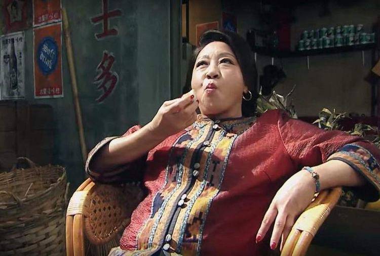 原创包租婆元秋曾指着成龙洪金宝鼻子骂星爷看见也要礼让三分