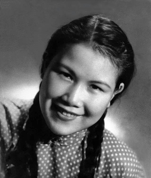 上海"玫瑰"叶露茜:赵丹前妻,因战乱缘尽,育子女九人,个个成才