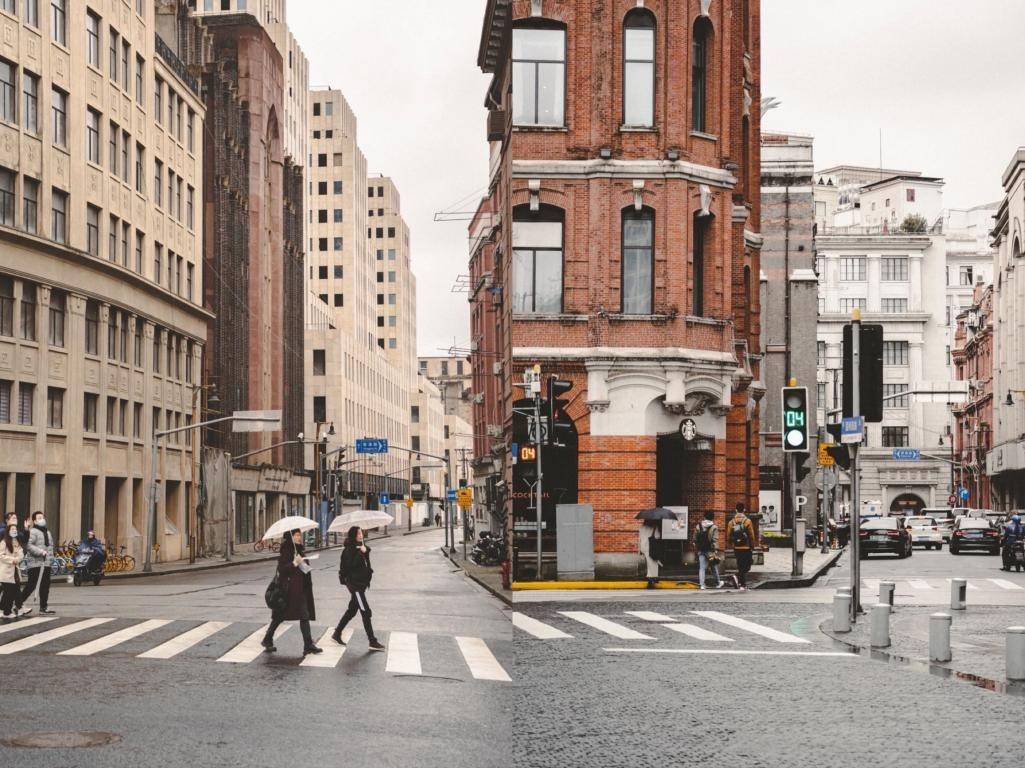 大城市为什么“大城市”的女孩喜欢素颜,而“小县城”的女孩更喜欢化妆