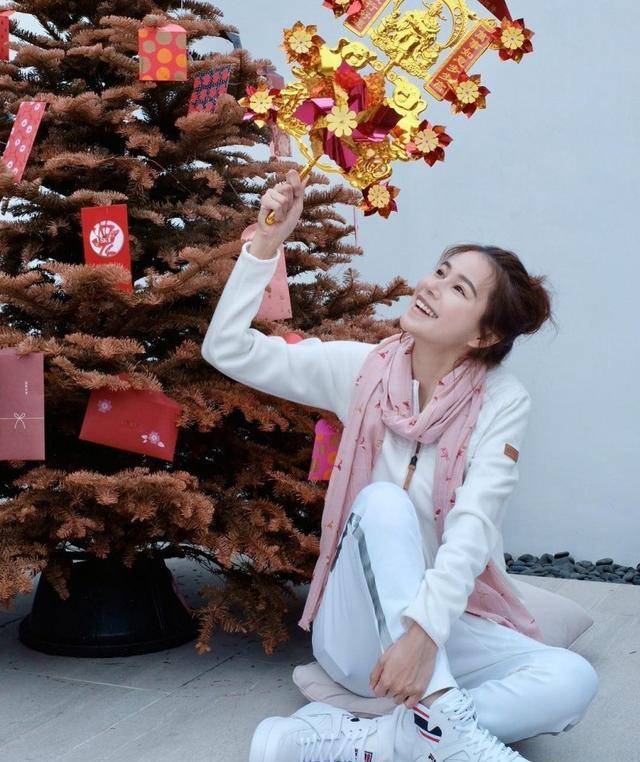 黄翠如和萧正楠百亿千金与穷小子的故事