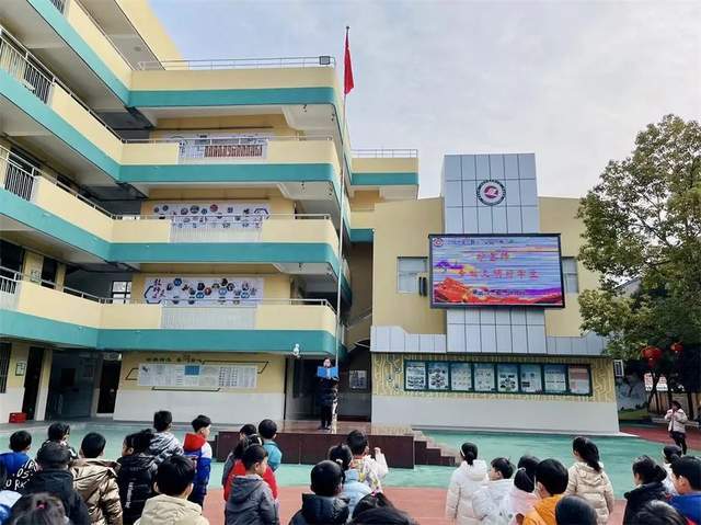 學習雷鋒好榜樣丨鹽城市建軍路小學紅領巾志願者們在行動