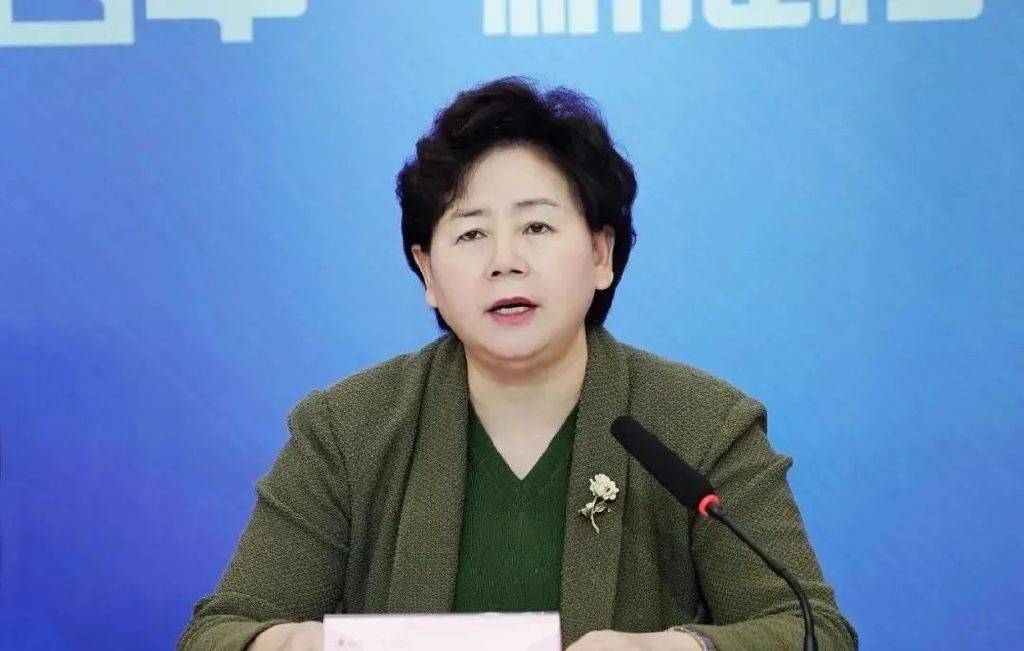 唐山市政府副市长张月仙指出,唐山市地处东北亚经济区的中心地带,在"