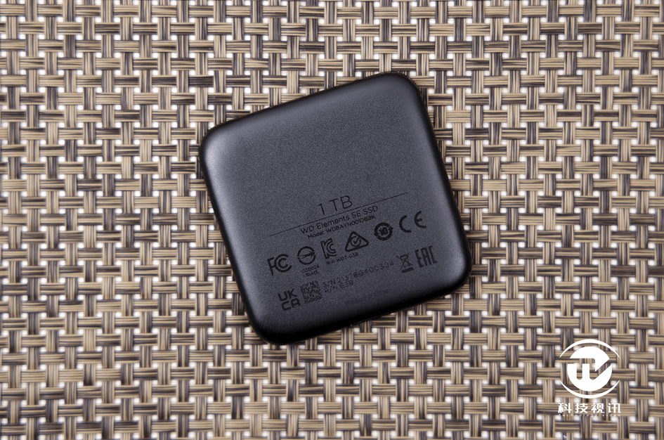 27g的随身存储精灵 西数WD Elements SE PSSD评测
