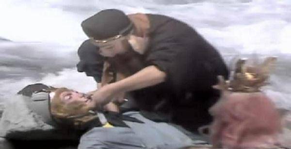 替身|西游记中难忘的一次表演,六小龄童冒着生命危险完成,称不可复制