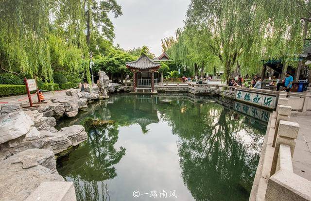 江南|五龙潭，济南免费开放的古典园林，景色不输苏州园林，你去过吗？