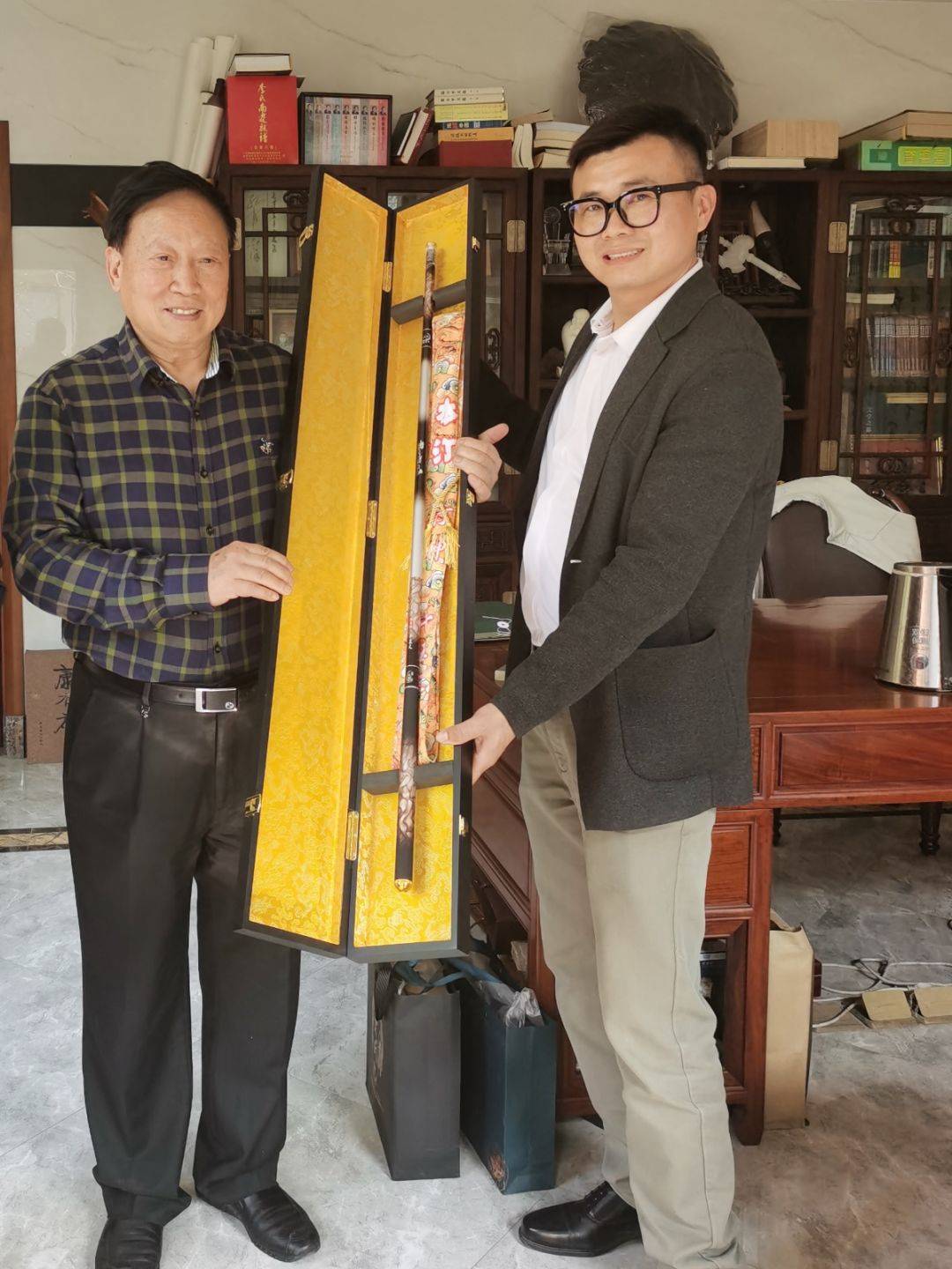 共和国上将李乾元将军寄爱本汀!