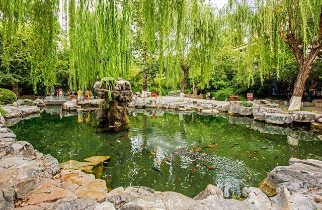 江南|五龙潭，济南免费开放的古典园林，景色不输苏州园林，你去过吗？