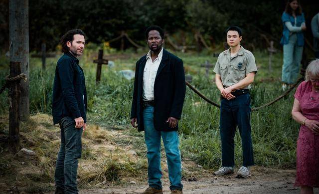 派别|豆瓣7.7，进来就出不去的吃人小镇！《梦魇绝镇》有哪些槽点？