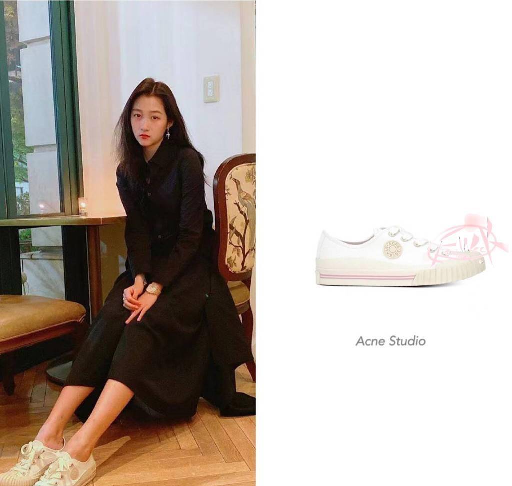 设计 24岁关晓彤同框23岁范宁，同是“国民闺女”，关晓彤的脸太争气