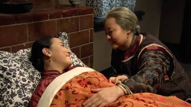 因为|她是大满贯视后，丈夫甘愿为她做“家庭煮夫”，曾经却因长相6年无戏可接。