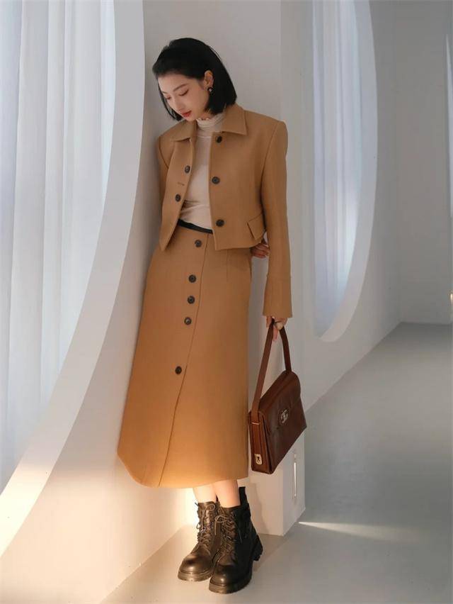 颜色 怎么穿才能看起来很“贵”?几百穿出上万感觉,这些配色了解一下