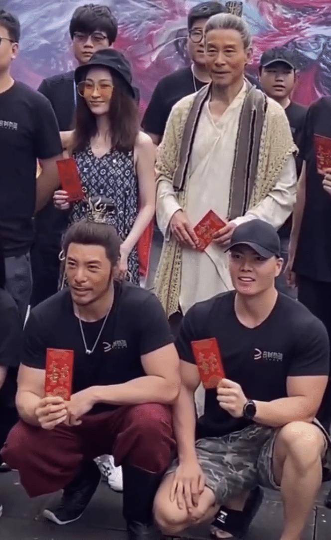 因为瘦脱相的10位女星：皮肉流失，行走的骷髅，瘦成纸片人真的不好看