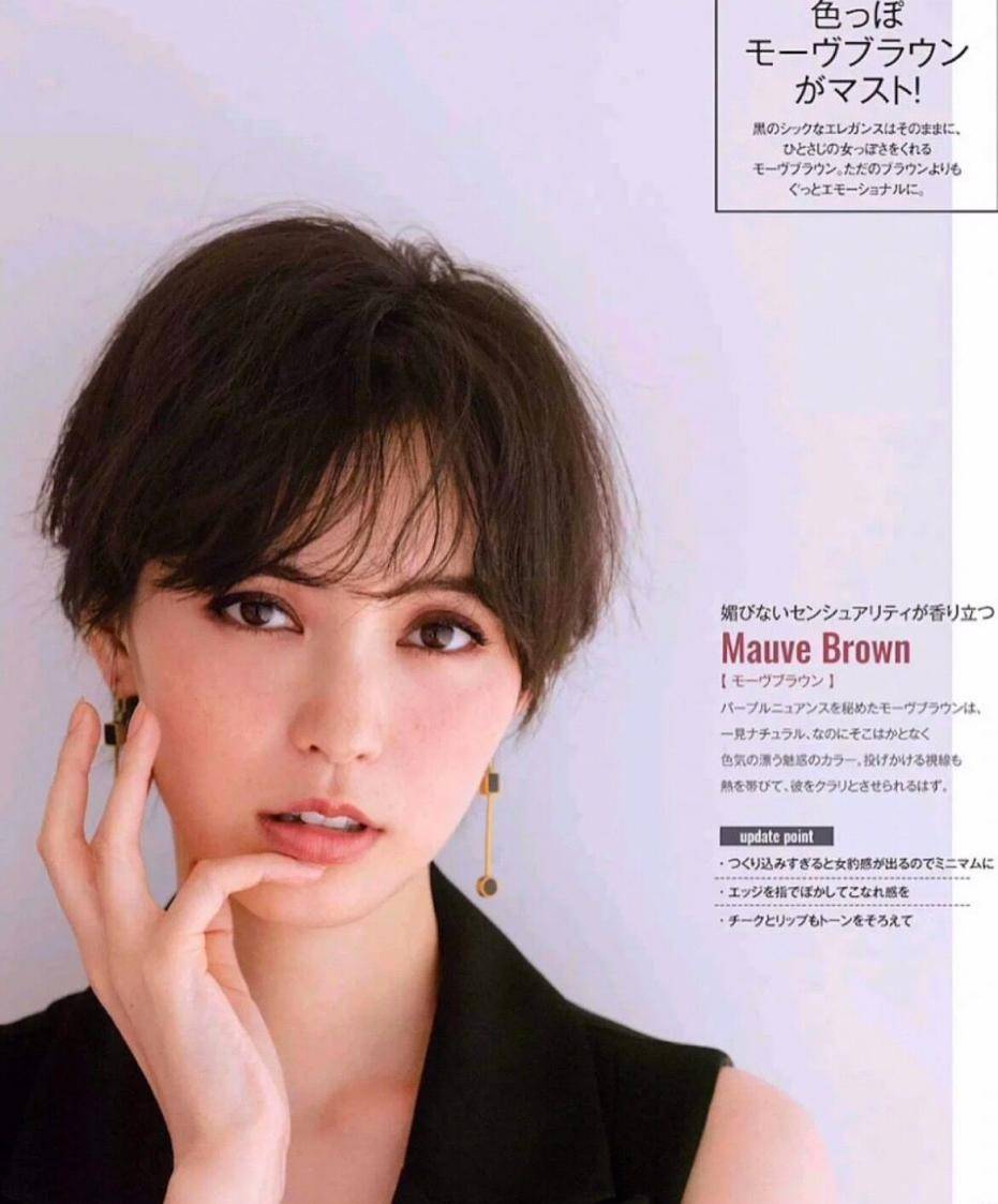 下巴果然,能剪短发的女人都有这4个优势,不是脸小就可以,你有吗