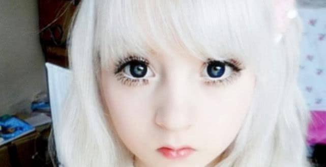 女神世界上“最白”的女孩:15岁的她,在网络上成千万粉丝的女神!