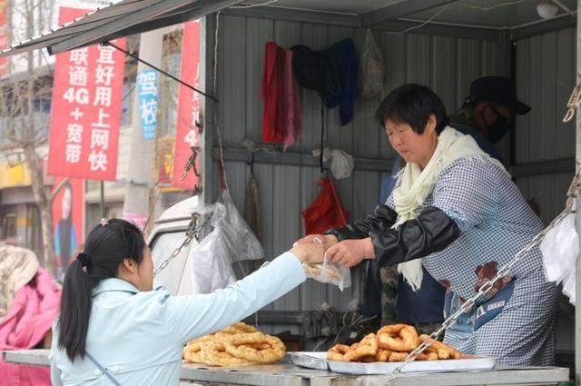 可以建议|上班族没时间吃早饭，囤点这3种零食，饱腹好吃又营养，价格亲民