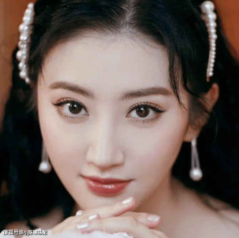 才拉牙突不要紧，“眼凸”才拉垮，死鱼眼显凶又老态，孙俪都深受其害