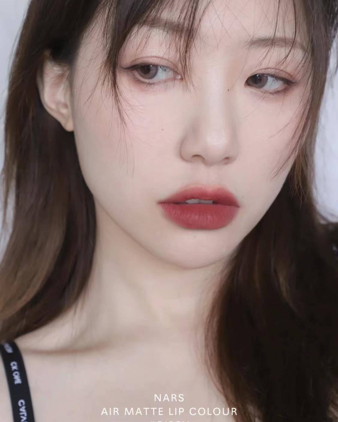 姐妹建议“肤色暗黄”的女人,涂这几支口红,时髦又显白减龄