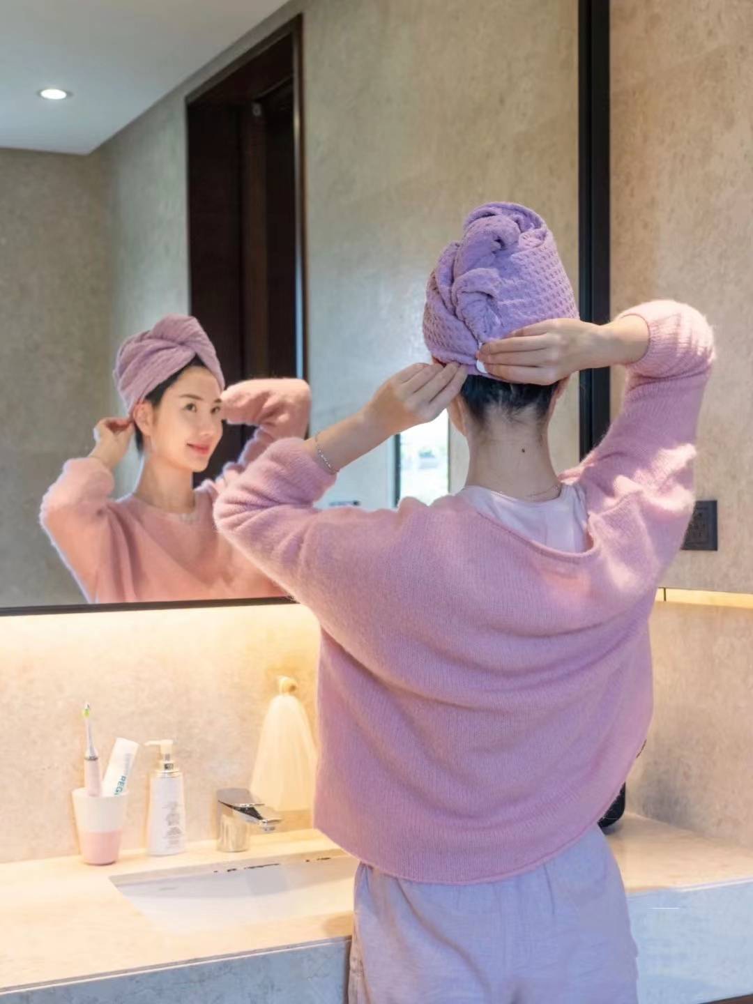发型碎发多易炸毛?几个小方法让头发更服帖,别让发型影响你的颜值