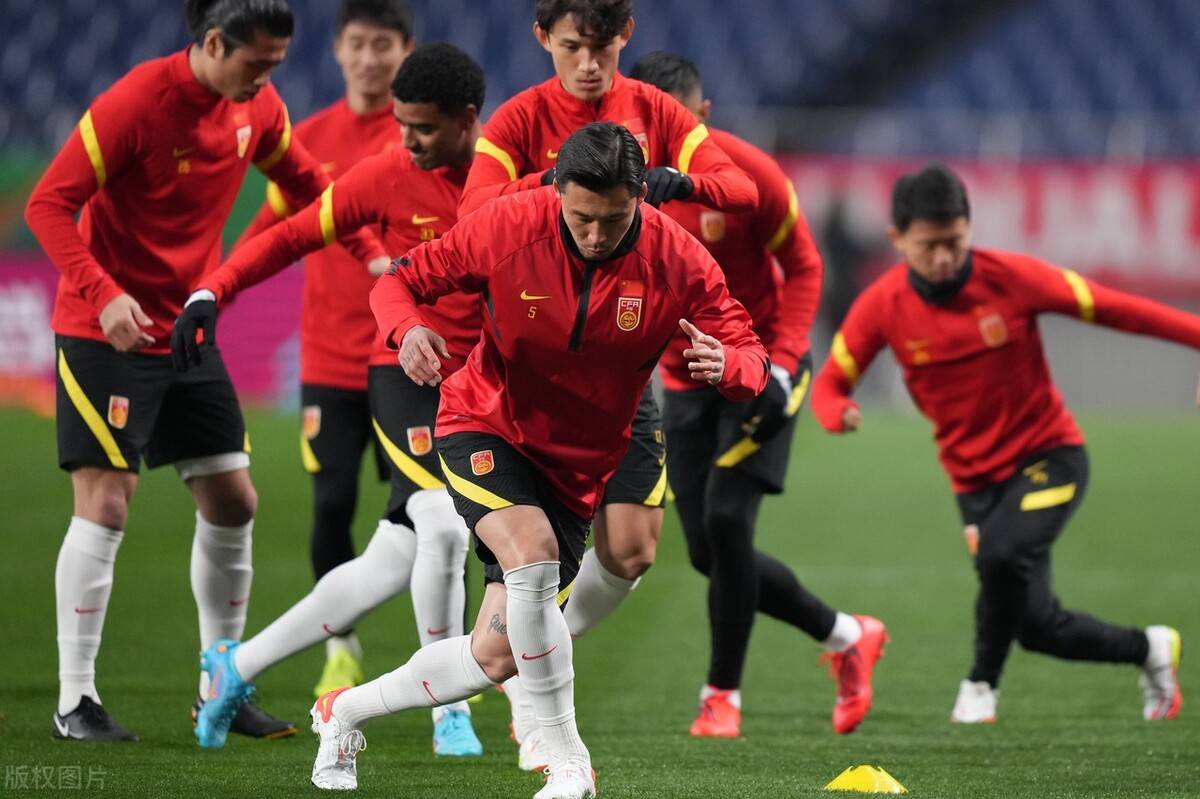 球迷争议与媒体聚焦 欧文凯尔特人时期的高光与低谷