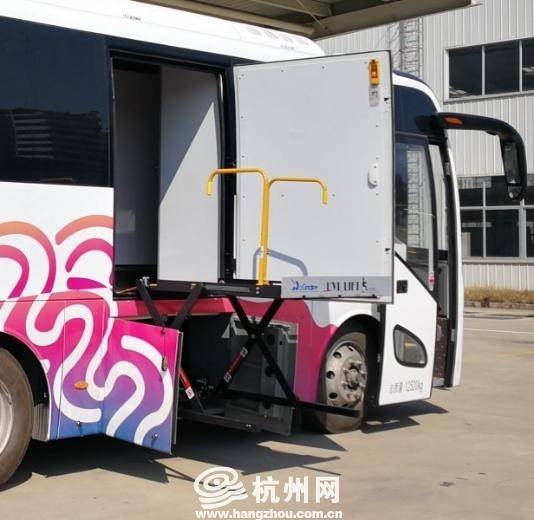 杭州移动式车载流动厕所正式亮相_公厕_卫生间_车载式