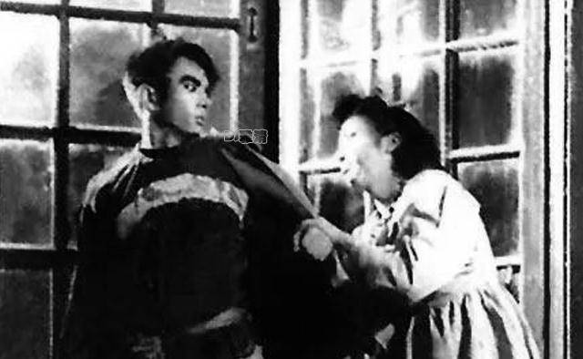 进行|天才演员 出身名门 中国的秀兰·邓波儿 却因婚姻不幸 37岁便去世
