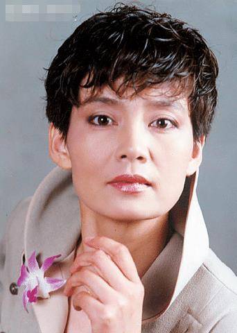 马羚90年代首位在杂志上露大腿的女人曾一张照片惊动法国大使