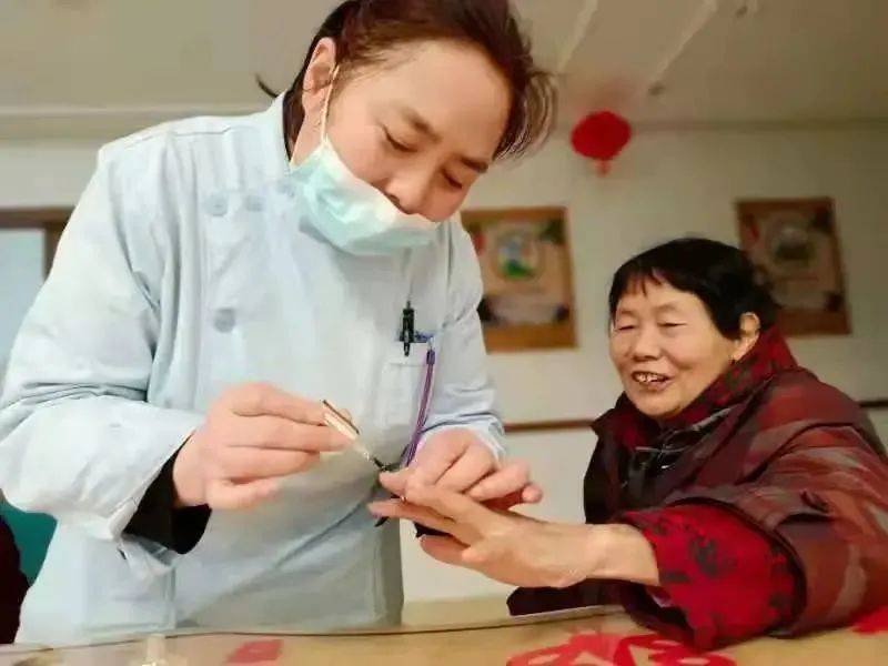 女神万和颐养苑女神节丨愿你芳华自在，愿你笑靥如花