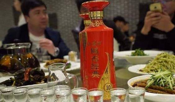 剑南春|中国人过年都爱喝什么样的白酒？新老八大名酒告诉你答案