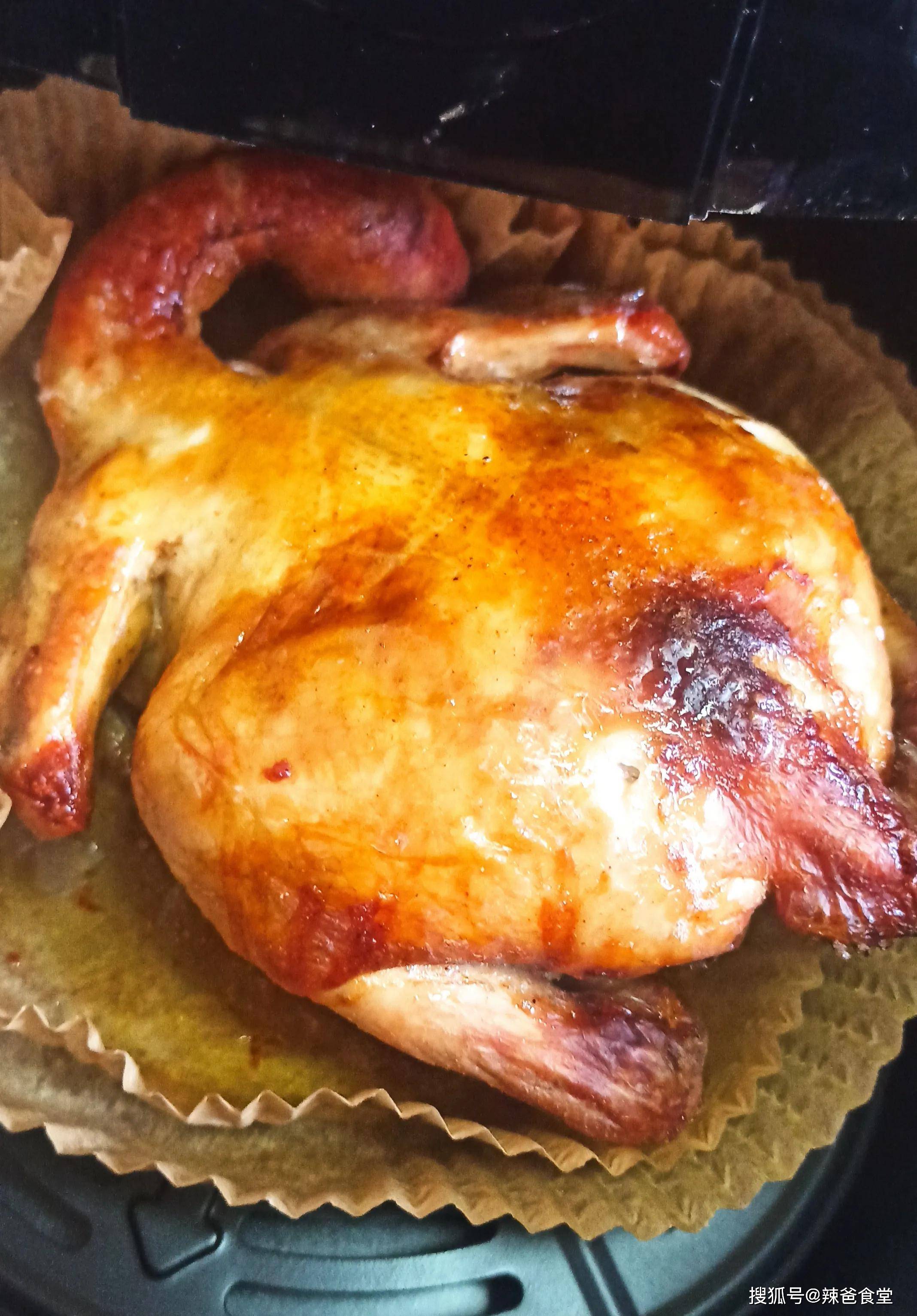 烤整只鸡空气炸锅烤鸡非常简单外焦里嫩鲜香嫩滑上桌就抢光