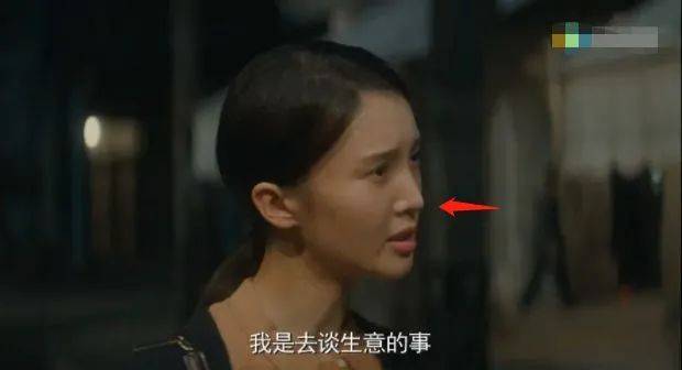下巴5位“换头”成功付出代价的明星，鞠婧祎满脸硬伤，杨幂总是脸垮