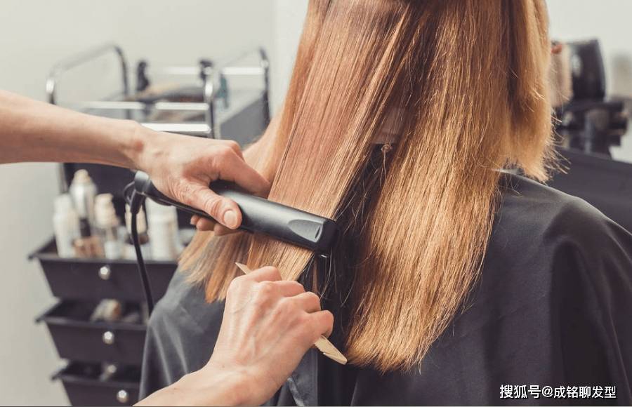 进行拉离子烫头发太干燥,做柔顺伤发吗?做不好更伤发,易反弹异味大