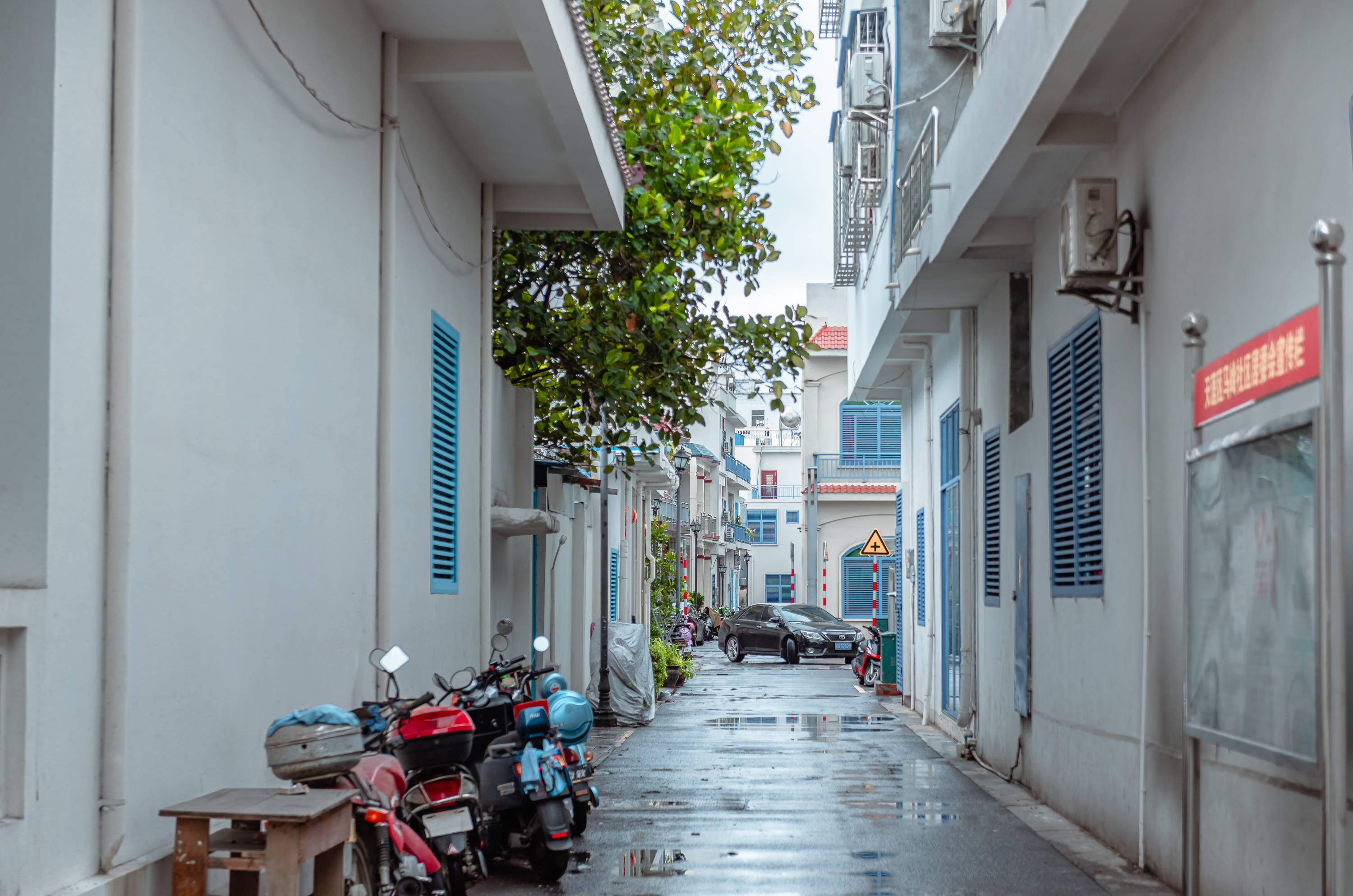 原创三亚最有生活气息的小渔村街道以蓝白色调为主称为小圣托里尼